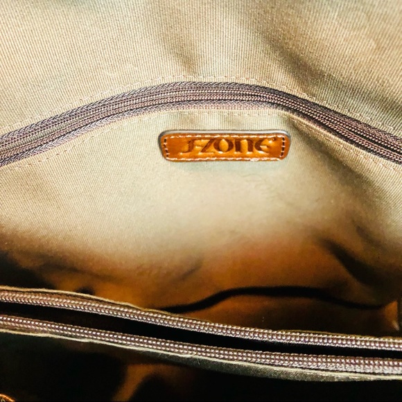 Leather Backpack in brown - Picture 9 of 10